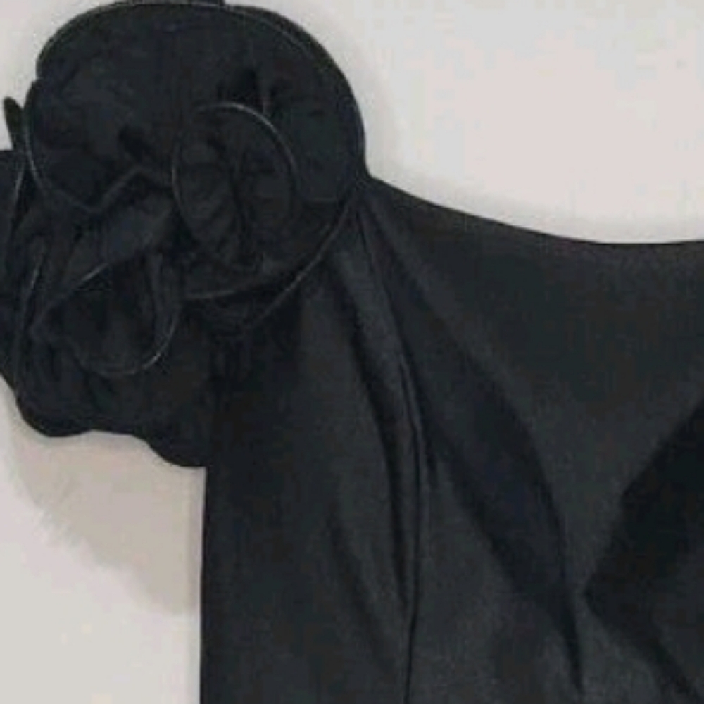 B Darlin Juniors' Ruffled Black Off-The-Shoulder Bodycon Dress 3/4 - Picture 4 of 8